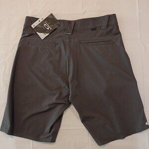 Men’s Oakley Blade Golf Shorts Sz 30 NWT
